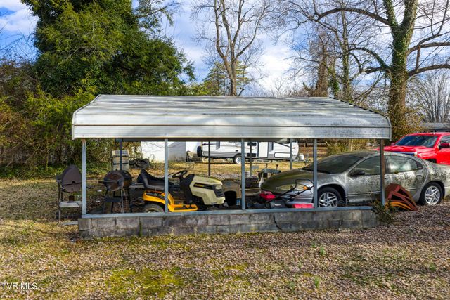 1605 Lynnwood Drive, Johnson City, TN 37601