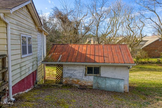 1605 Lynnwood Drive, Johnson City, TN 37601