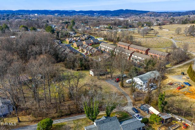 1605 Lynnwood Drive, Johnson City, TN 37601