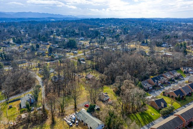 1605 Lynnwood Drive, Johnson City, TN 37601