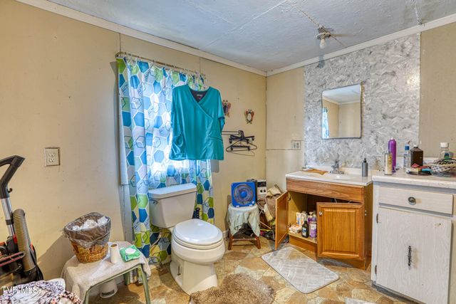 1605 Lynnwood Drive, Johnson City, TN 37601