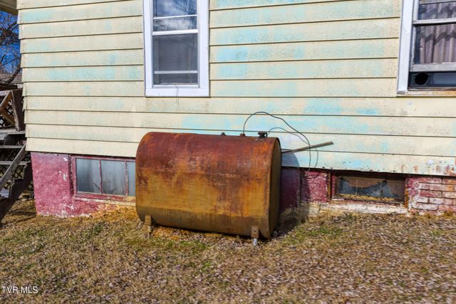 1605 Lynnwood Drive, Johnson City, TN 37601