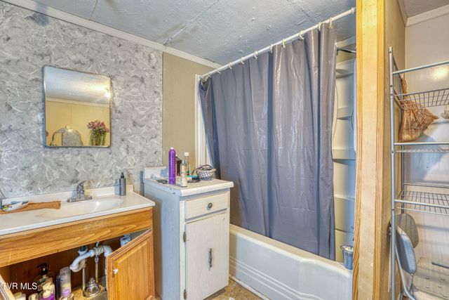 1605 Lynnwood Drive, Johnson City, TN 37601