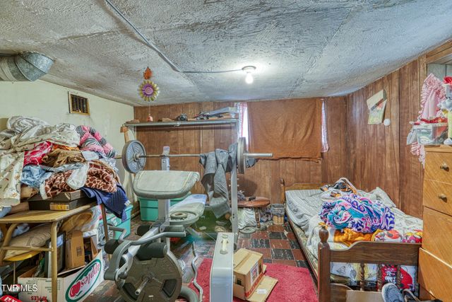 1605 Lynnwood Drive, Johnson City, TN 37601