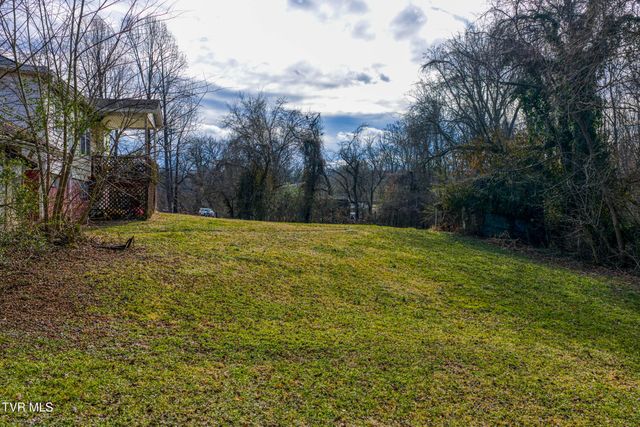 1605 Lynnwood Drive, Johnson City, TN 37601