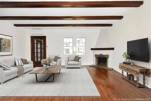 354 Bauer Place, Mineola, NY 11501