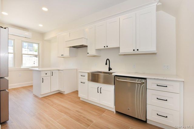 354 Bauer Place, Mineola, NY 11501