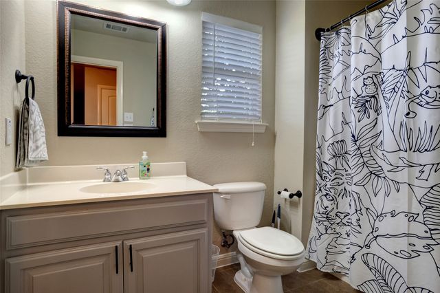 751 N Sherman Avenue, Van Alstyne, TX 75495