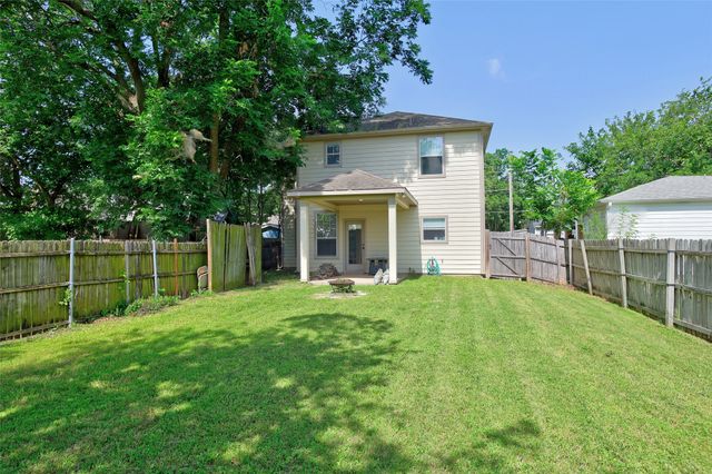 751 N Sherman Avenue, Van Alstyne, TX 75495