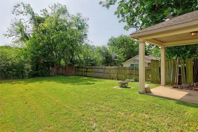 751 N Sherman Avenue, Van Alstyne, TX 75495