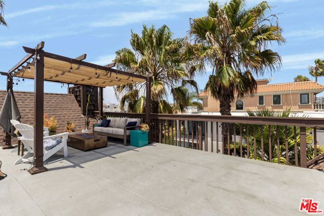 3903 Via Dolce, Los Angeles, CA 90292