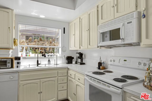 3903 Via Dolce, Los Angeles, CA 90292