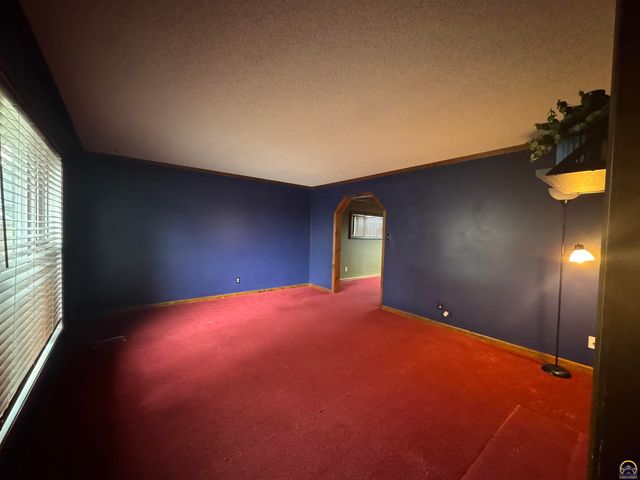 3630 SW Kings Forest RD, Topeka, KS 66610