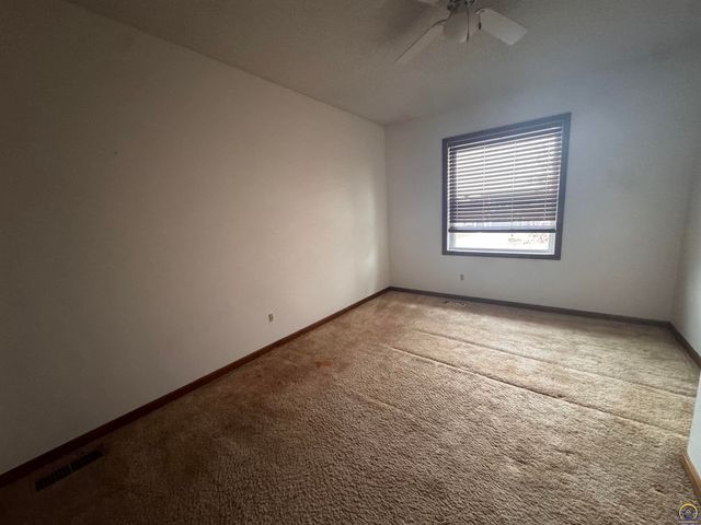 3630 SW Kings Forest RD, Topeka, KS 66610