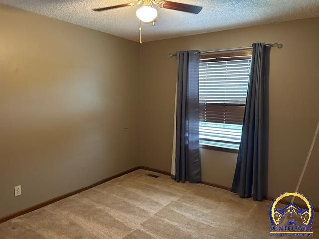 3630 SW Kings Forest RD, Topeka, KS 66610