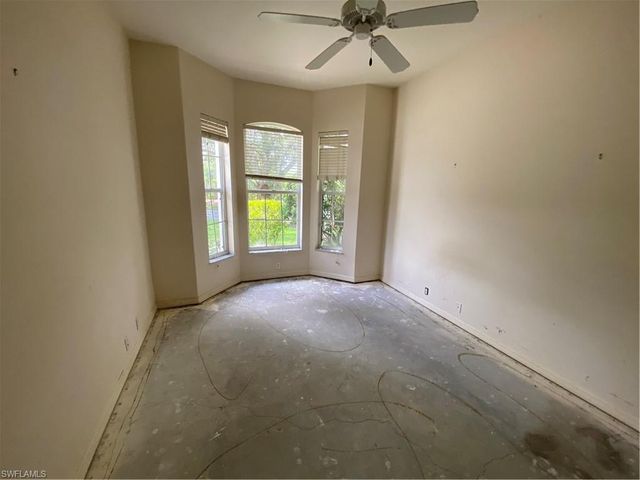 8285 Gleneagle WAY, Naples, FL 34120