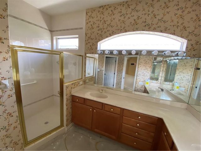 8285 Gleneagle WAY, Naples, FL 34120