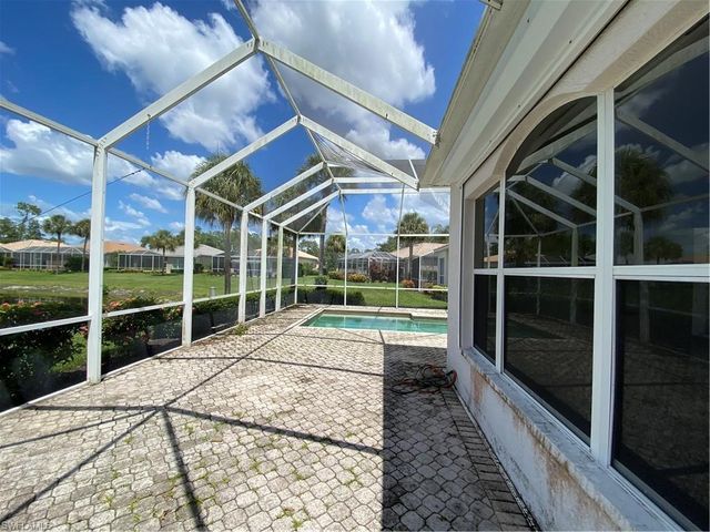 8285 Gleneagle WAY, Naples, FL 34120