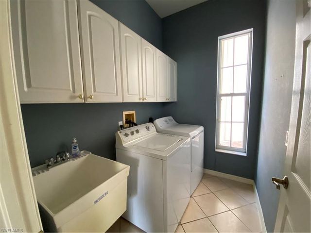 8285 Gleneagle WAY, Naples, FL 34120