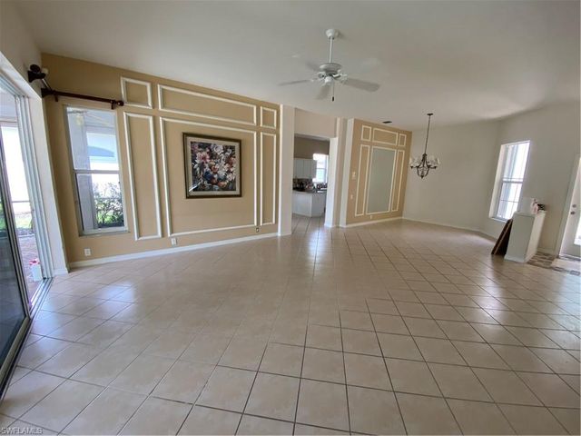 8285 Gleneagle WAY, Naples, FL 34120