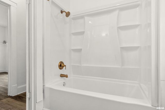 510 W GIFT Avenue, Peoria, IL 61604