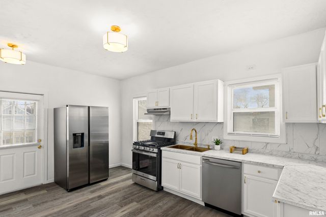 510 W GIFT Avenue, Peoria, IL 61604