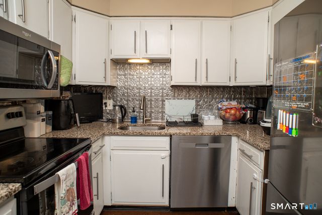 333 Vincellette Street 8, Bridgeport, CT 06606