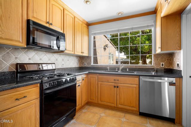 2444 N Parish Place, Burbank, CA 91504