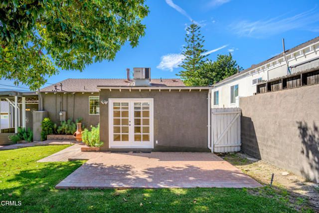 2444 N Parish Place, Burbank, CA 91504