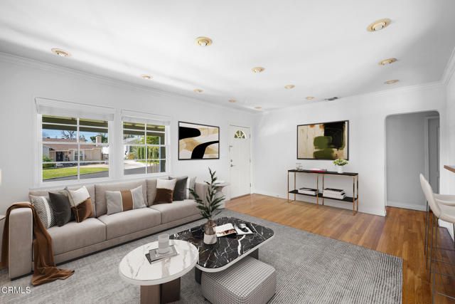 2444 N Parish Place, Burbank, CA 91504