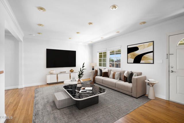 2444 N Parish Place, Burbank, CA 91504