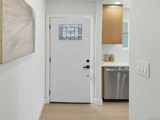 311 Rosebud Lane, San Diego, CA 92114