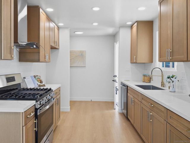 311 Rosebud Lane, San Diego, CA 92114