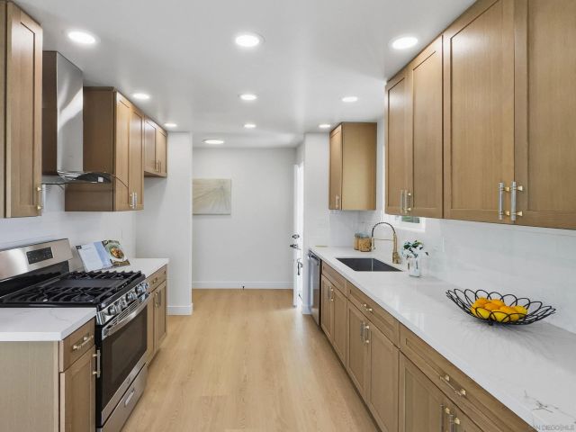 311 Rosebud Lane, San Diego, CA 92114