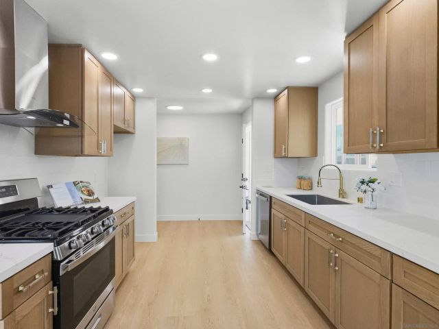 311 Rosebud Lane, San Diego, CA 92114