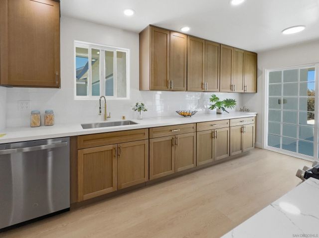 311 Rosebud Lane, San Diego, CA 92114