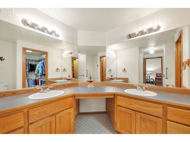 4471 SPRING MEADOW Ave, Eugene, OR 97404