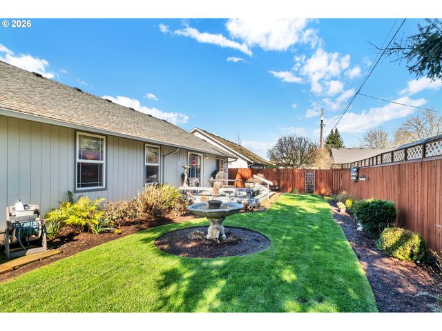 4471 SPRING MEADOW Ave, Eugene, OR 97404