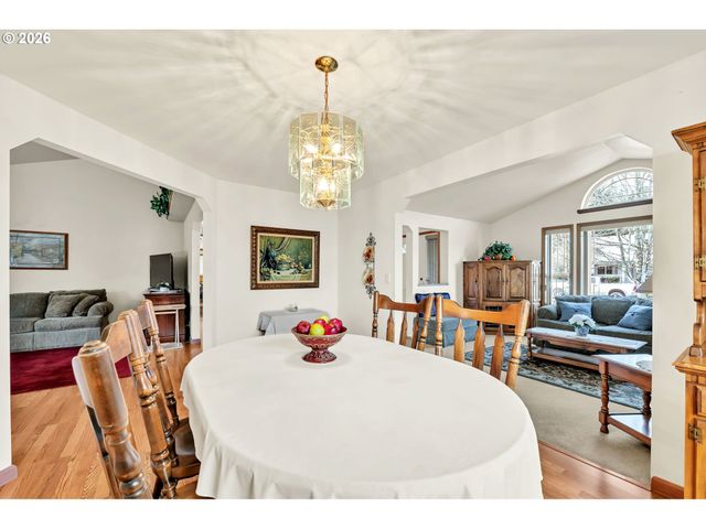 4471 SPRING MEADOW Ave, Eugene, OR 97404