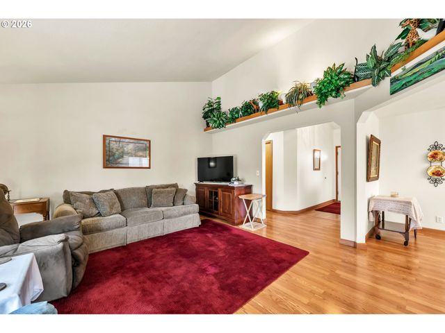 4471 SPRING MEADOW Ave, Eugene, OR 97404