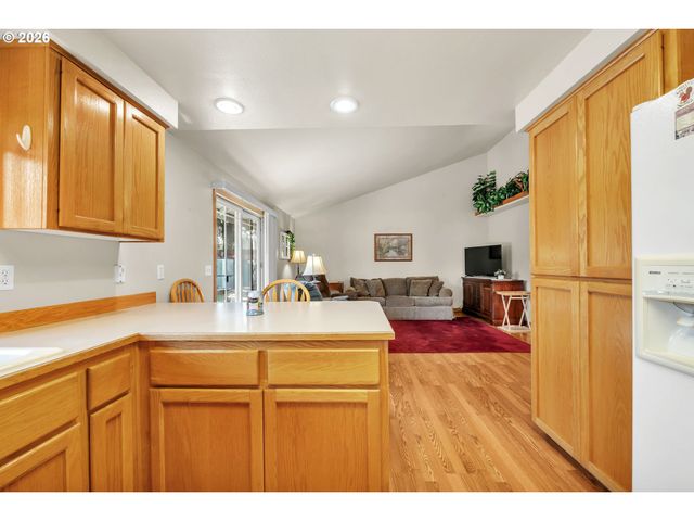 4471 SPRING MEADOW Ave, Eugene, OR 97404