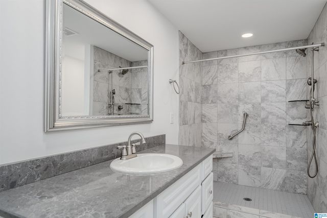 8 STINE PLACE, Tuscaloosa, AL 35405