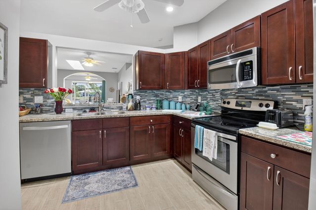 10565 Royal Caribbean Circle, Boynton Beach, FL 33437