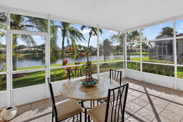 10565 Royal Caribbean Circle, Boynton Beach, FL 33437