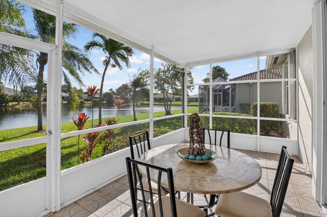 10565 Royal Caribbean Circle, Boynton Beach, FL 33437