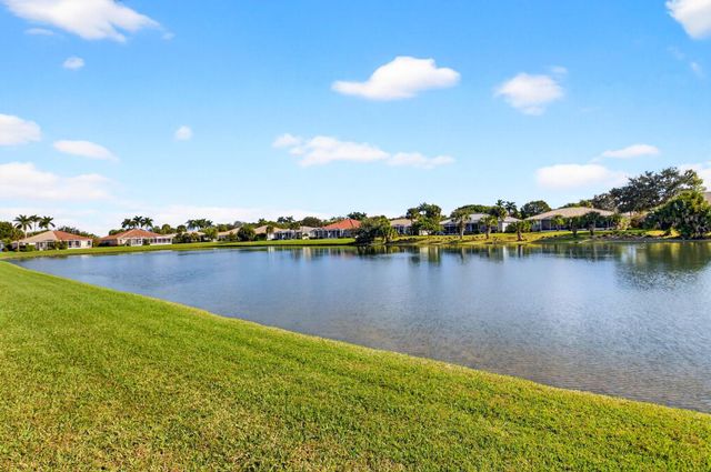 10565 Royal Caribbean Circle, Boynton Beach, FL 33437