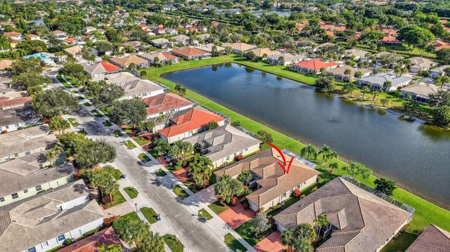 10565 Royal Caribbean Circle, Boynton Beach, FL 33437