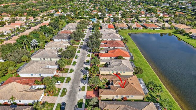 10565 Royal Caribbean Circle, Boynton Beach, FL 33437