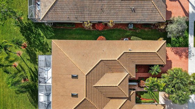 10565 Royal Caribbean Circle, Boynton Beach, FL 33437