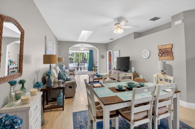 10565 Royal Caribbean Circle, Boynton Beach, FL 33437